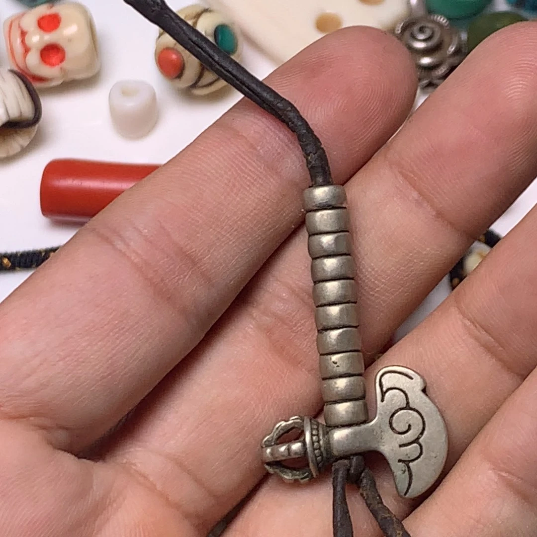 琉璃颈饰藏传小元素