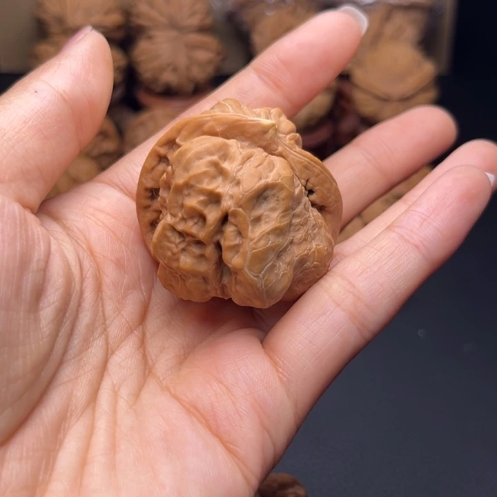 小*罗蛙蛙核桃尖有黄核桃哈哈哈哈