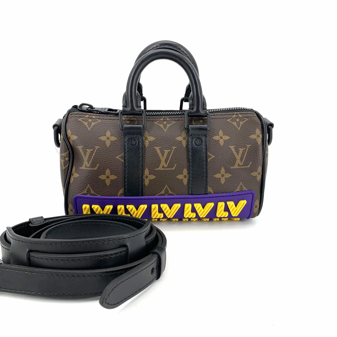 99新 LouisVuitton/路易威登 keepall xs 联名款斜挎包 尺寸21/12