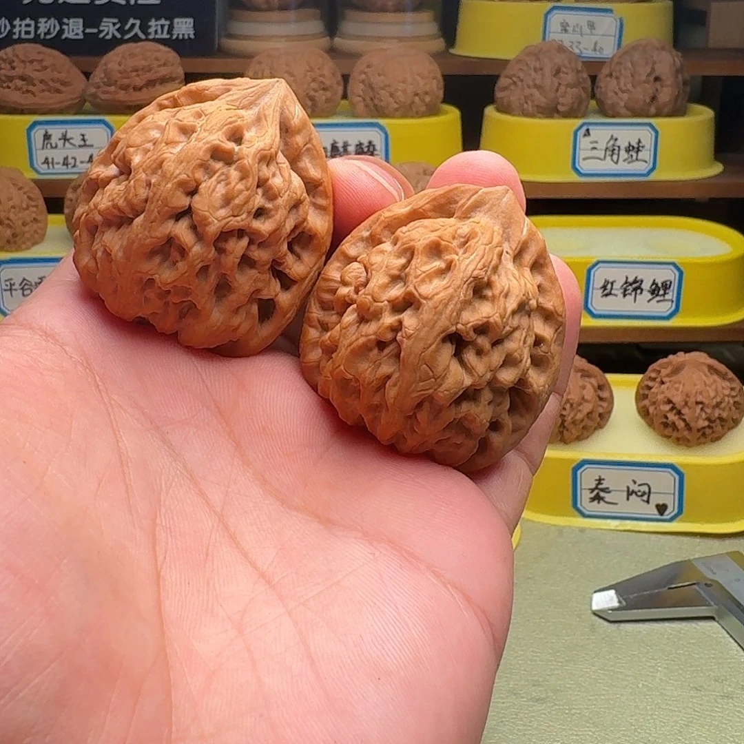 把件文玩核桃红锦鲤41*41*45全品头货三角桩型