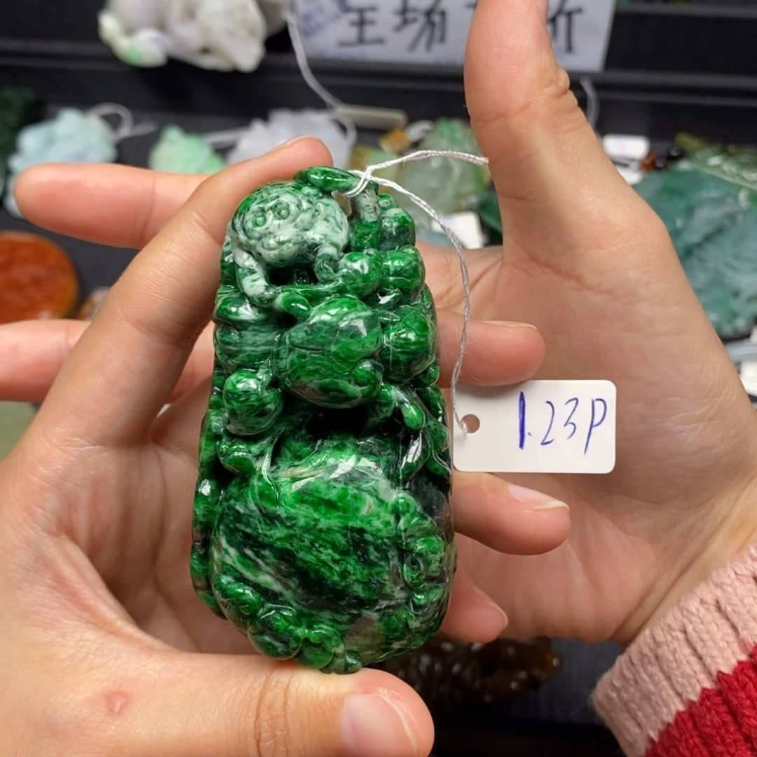 翡翠项链未镶嵌灵猴献瑞挂件