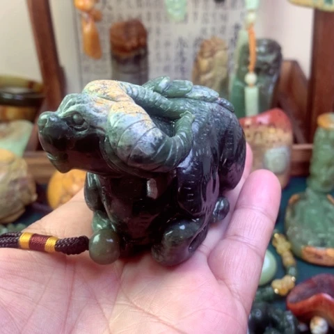 岫岩河磨玉（透闪石质玉）颈饰未镶嵌