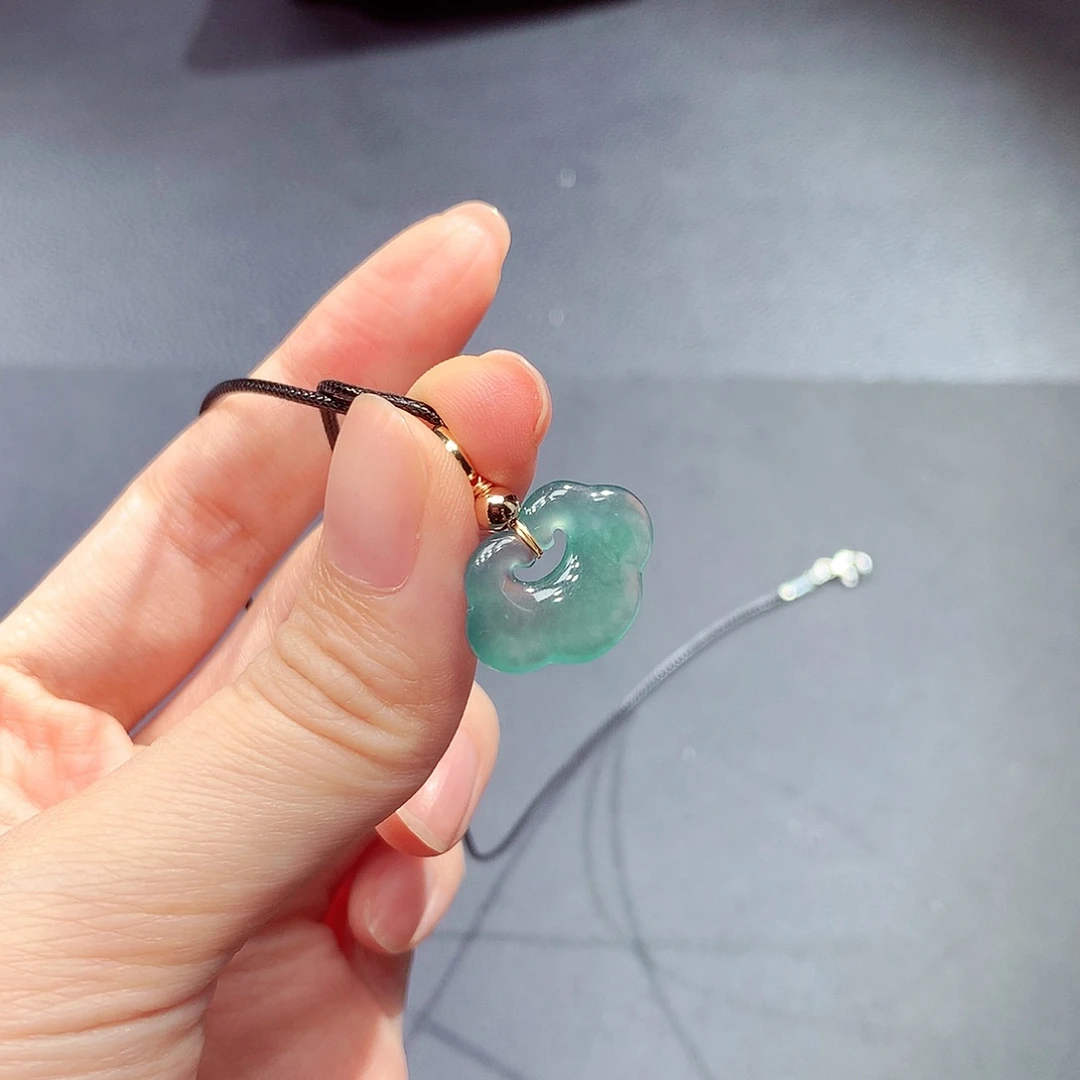 翡翠戒指未镶嵌翡翠