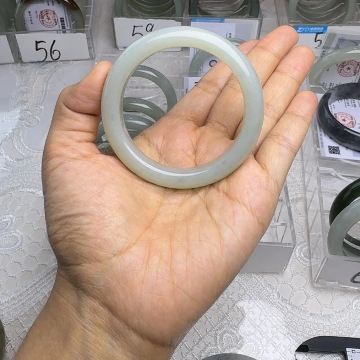 安****和田玉（糖玉）未镶嵌手镯