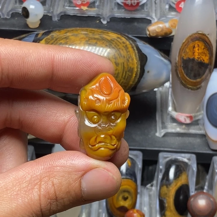 未镶嵌玛瑙/玉髓珠宝奇石龙*