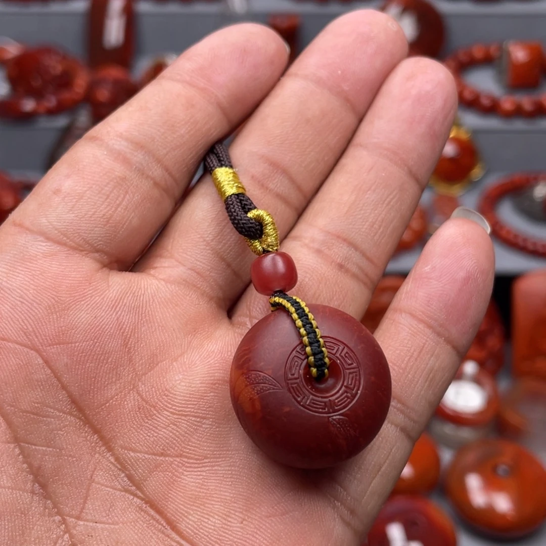 南红玛瑙未镶嵌珠宝奇石吊坠