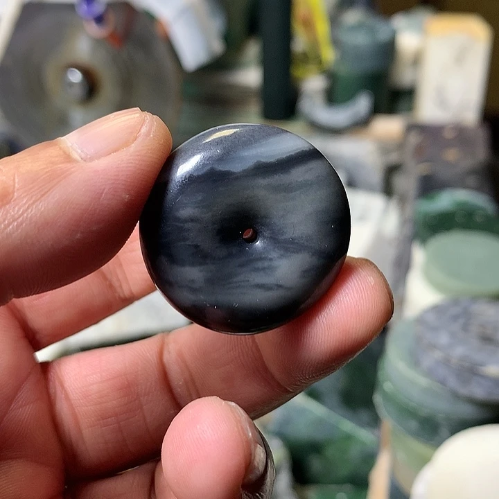 颈饰未镶嵌和田玉（糖玉）