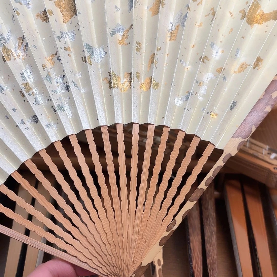 扇子白洒龙鳞梅妃