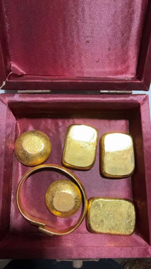 1个开封红色福福正方小盒子摆件链接