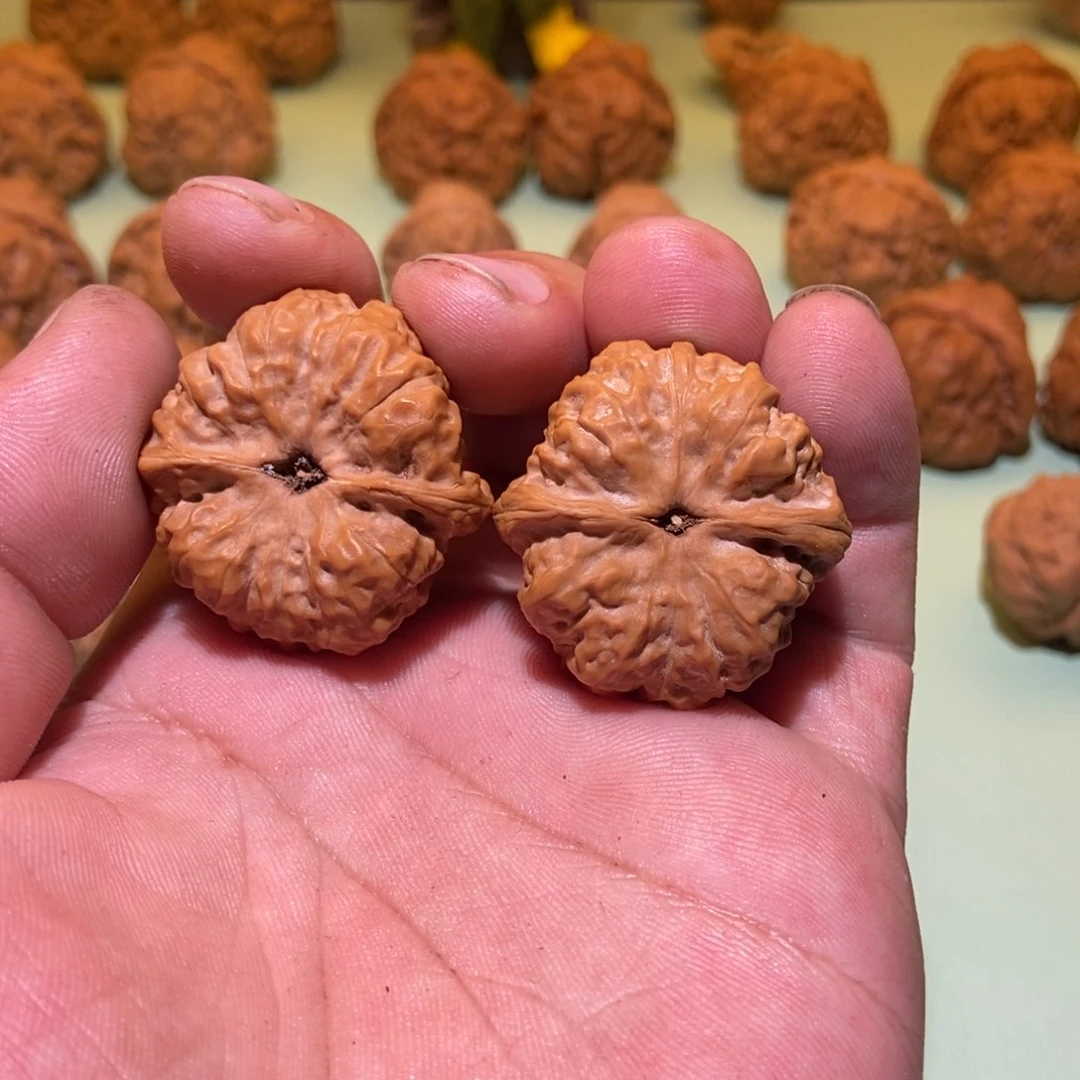 文玩核桃吊坠请***总蛤蟆头35一对