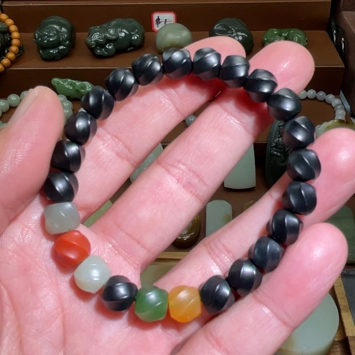 和田玉未镶嵌手串