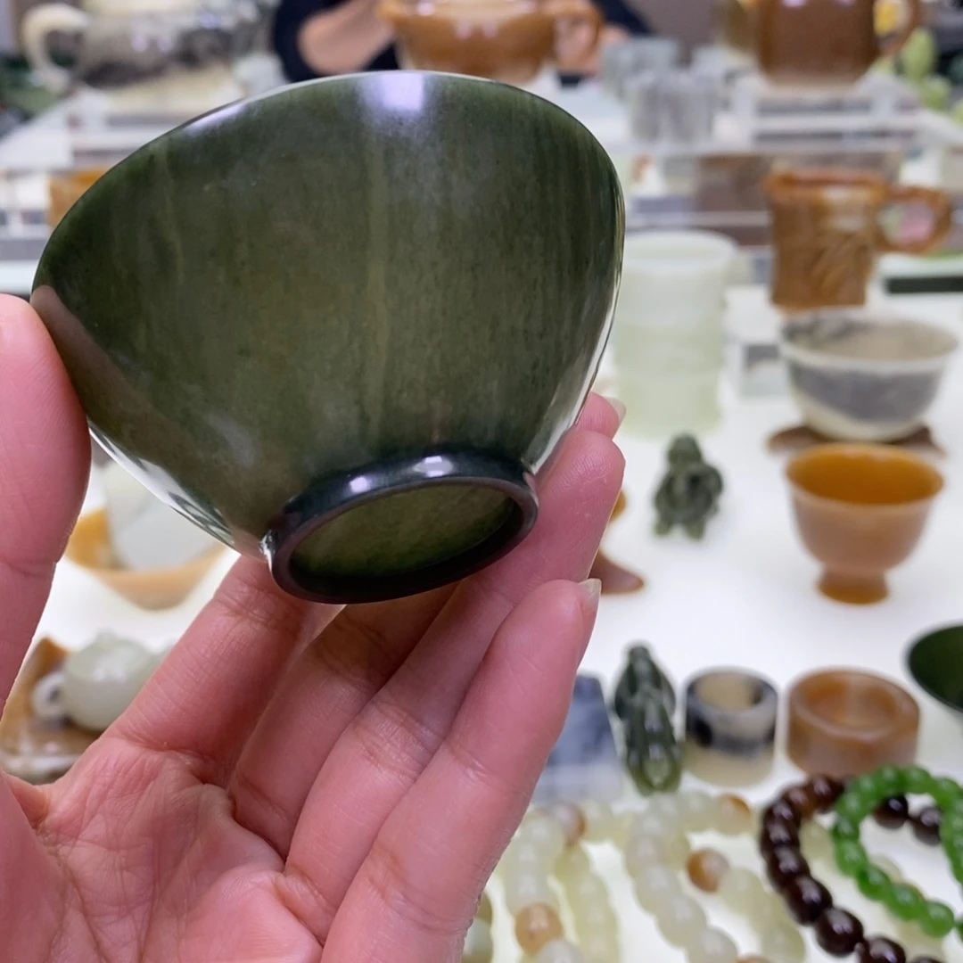 和田玉杯子未镶嵌