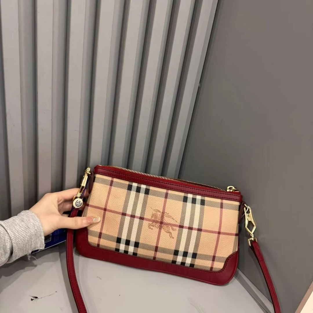 90新 BURBERRY/博柏利 兔兔奢G专属/巴宝莉斜挎包/241230017