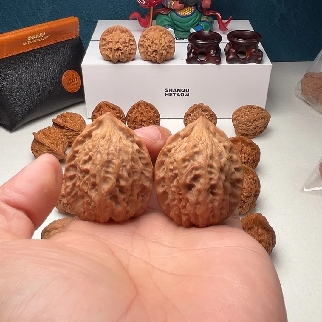 ****吊坠文玩核桃野生鸡心