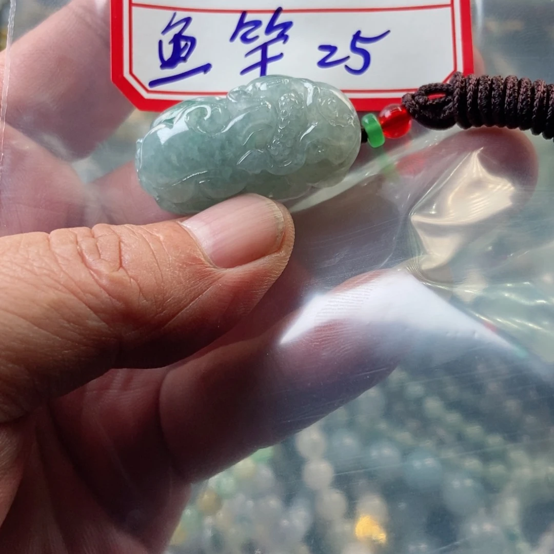 定制翡翠未镶嵌鱼*