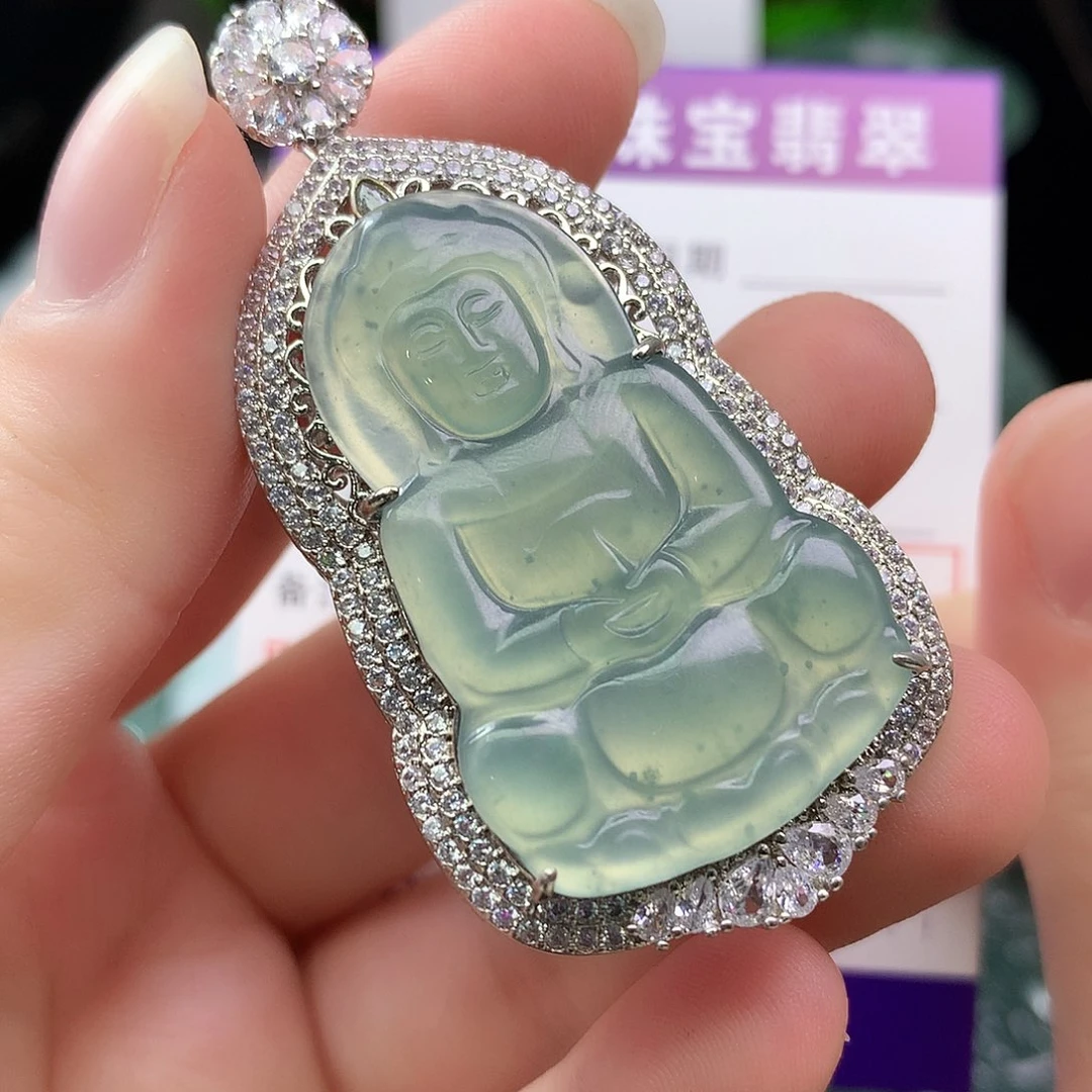 翡翠未镶嵌颈饰观音