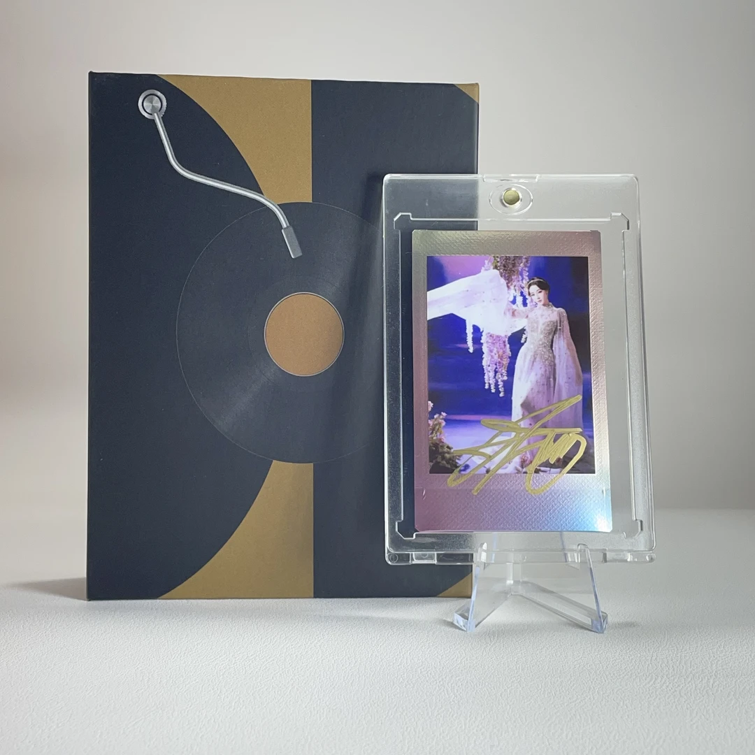 A7697 【迪丽热巴】人鱼 正品签名3寸拍立得照片