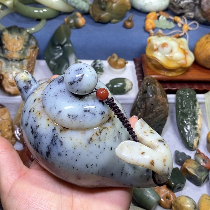 蛇纹石玉未镶嵌花玉