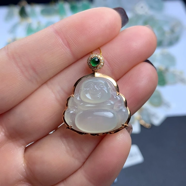 翡翠颈饰未镶嵌翡翠
