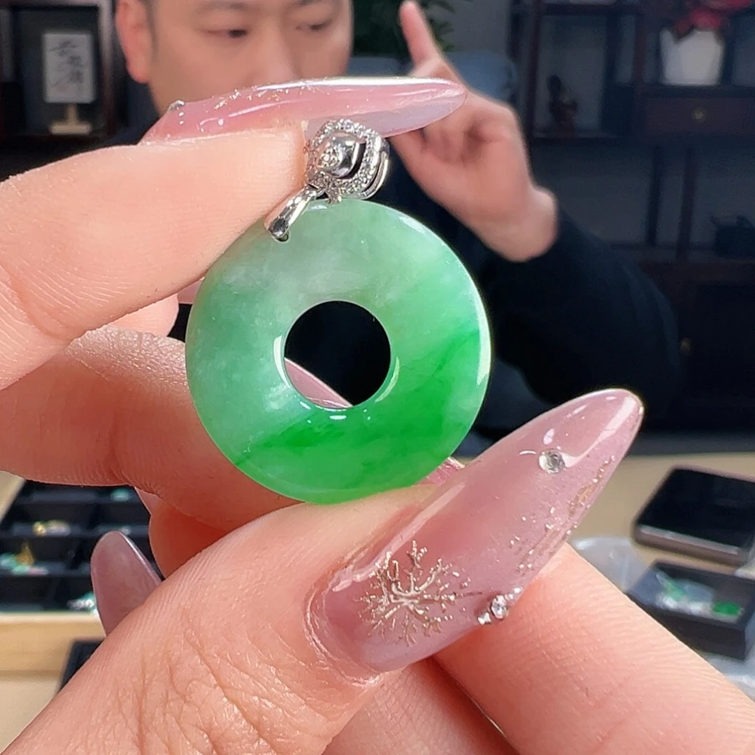 翡翠吊坠(不含链)18K金镶嵌吊坠1