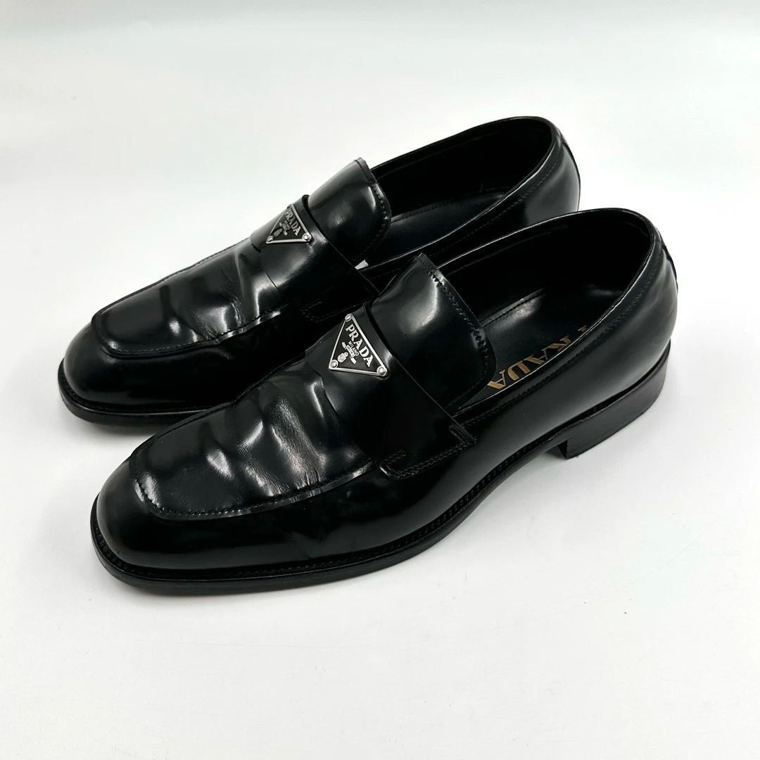 95新 Prada/普拉达 倒三角logo黑色皮鞋/39码/95新/编码06793