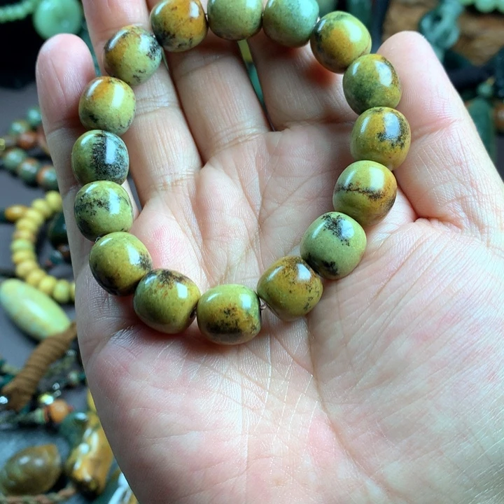 吊坠(赠链)未镶嵌岫岩河磨玉（透闪石质玉）沐*?