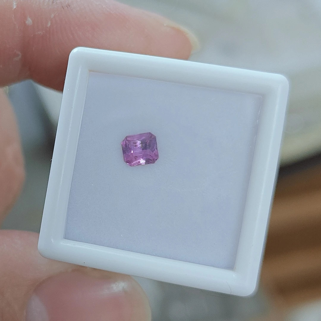 天然无烧紫色蓝宝石裸石