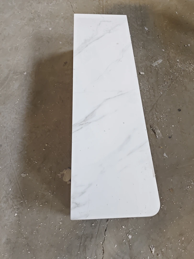 右边岩板电视柜 120*35*28 包送不包装
