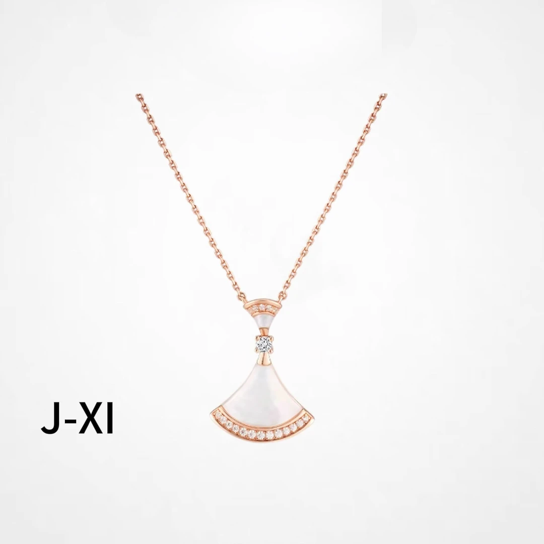 非金属合成锆石项链 合金合成锆石吊坠 小众轻奢扇形图案项链