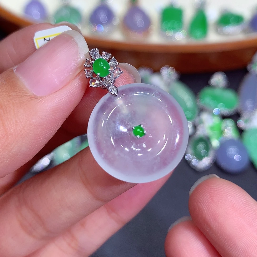 翡翠吊坠(不含链)18K金镶嵌