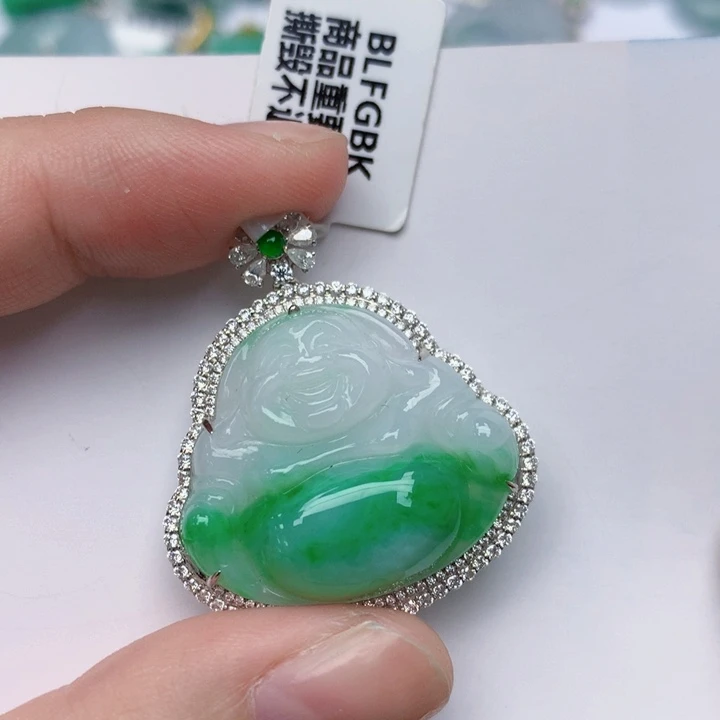 翡翠18K金镶嵌颈饰