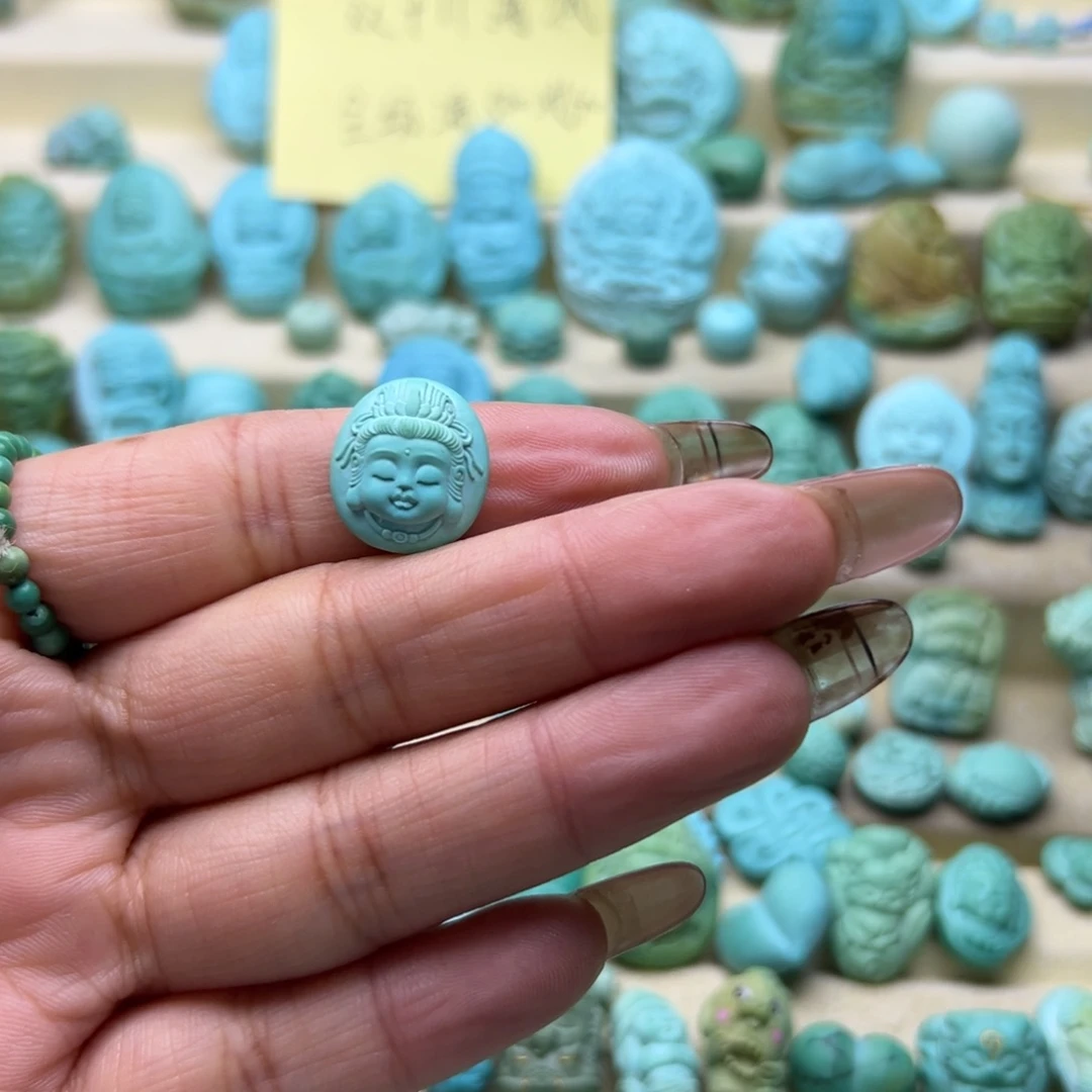 未镶嵌绿松石颈饰