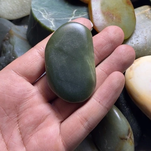 未镶嵌和田玉（糖玉）挂件