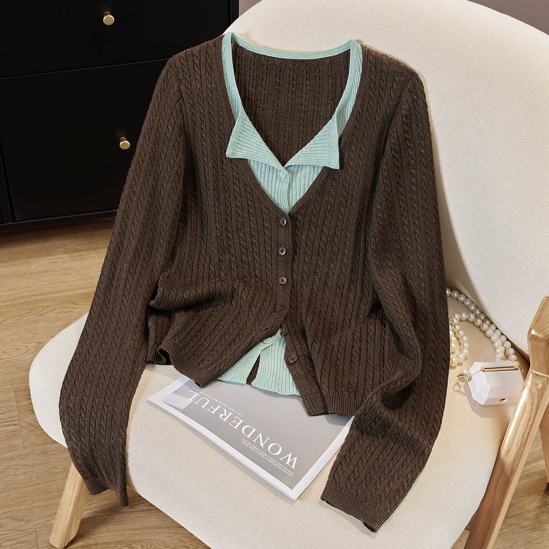 她池2025绵羊毛冬新款女拼接正肩修身短款假两件针织衫T53H3187Z