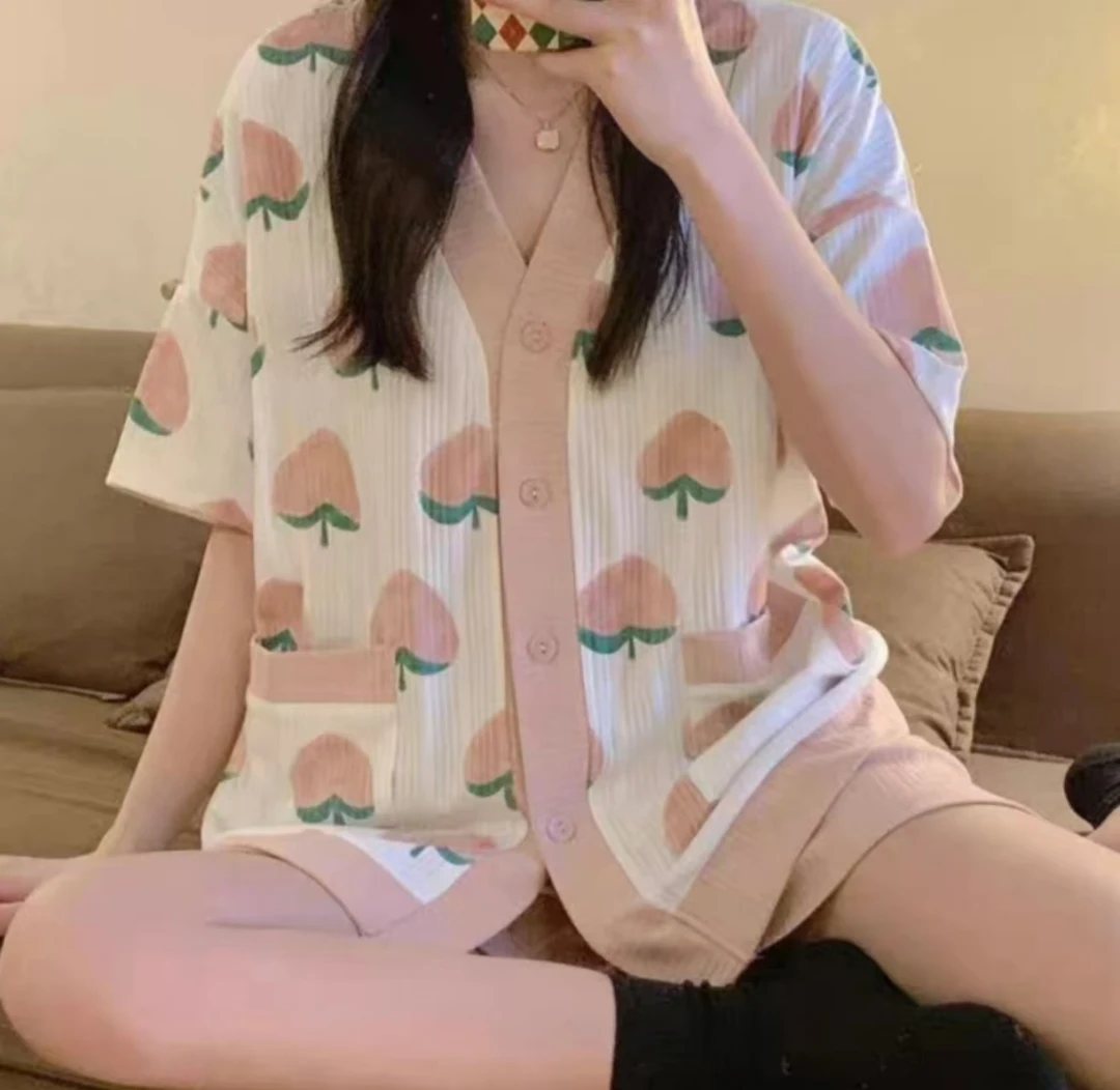 主播放福利啦，ins气质针织小短袖休闲女装上衣【以直播过款为准】