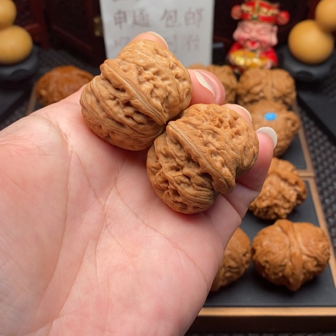 长***峰把件文玩核桃元宝