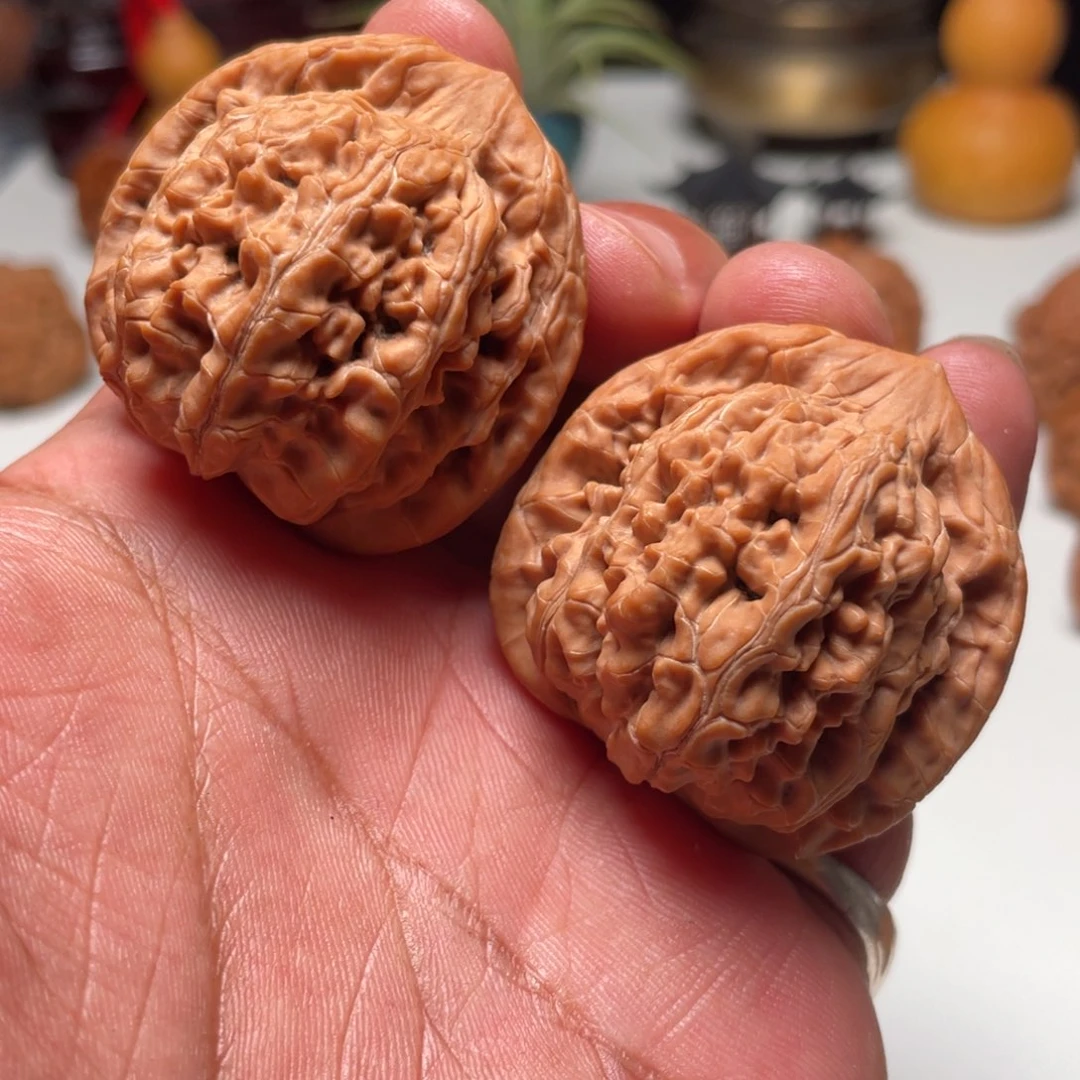 文玩核桃吊坠望月