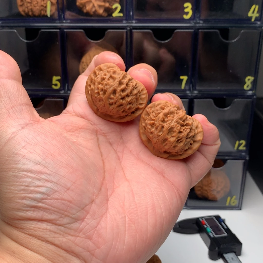 1***m桃核吊坠文玩核桃12345678