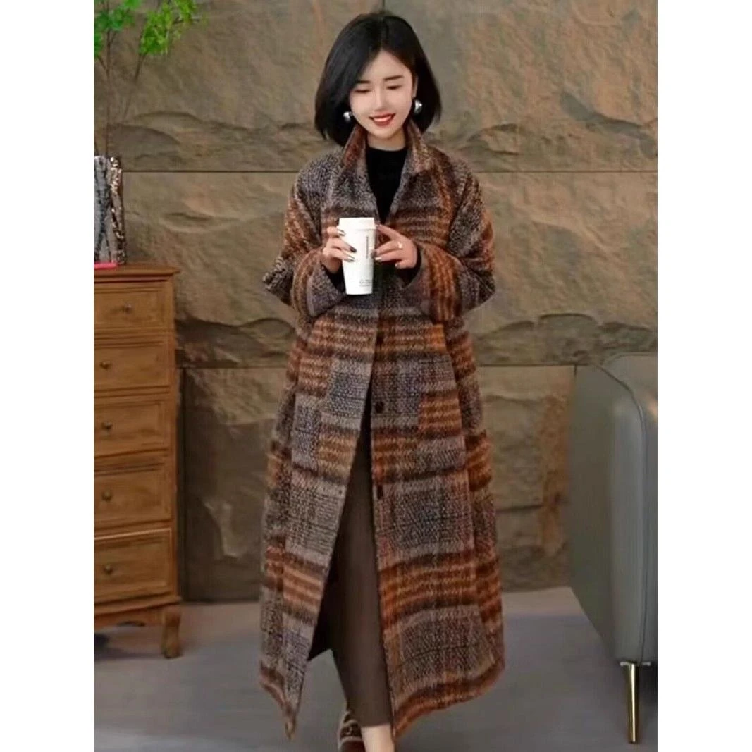 2025秋冬季新款轻熟风时尚翻领气质格子女士精品外套女装