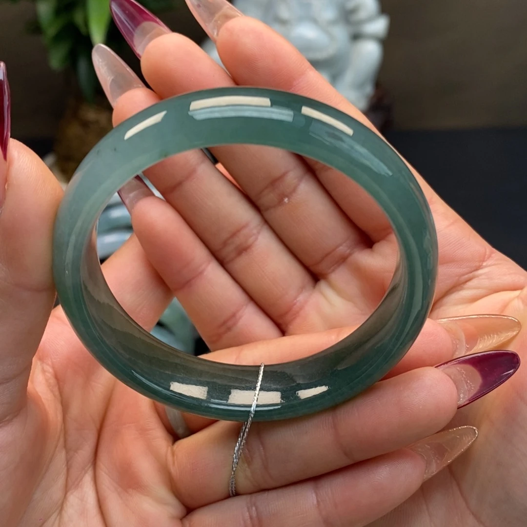 翡翠手镯未镶嵌天然