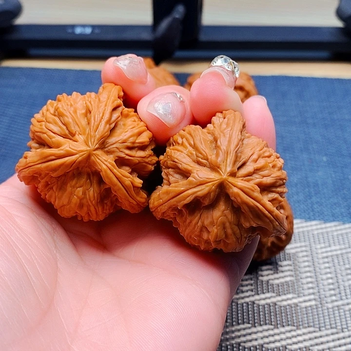 G***_吊坠文玩核桃三棱