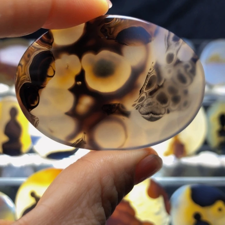 合金玛瑙/玉髓珠宝奇石77