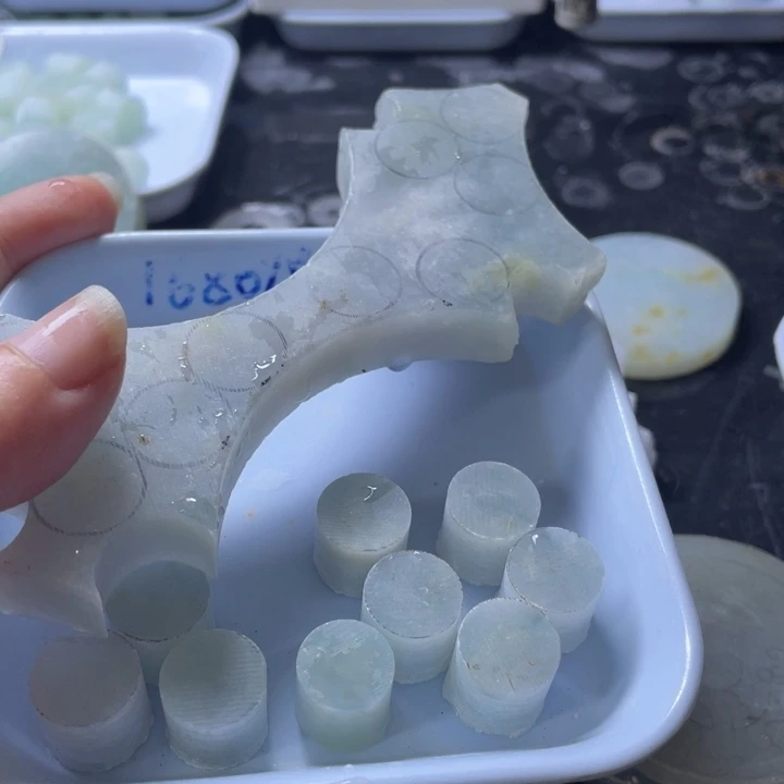 未镶嵌定制翡翠珠子包工