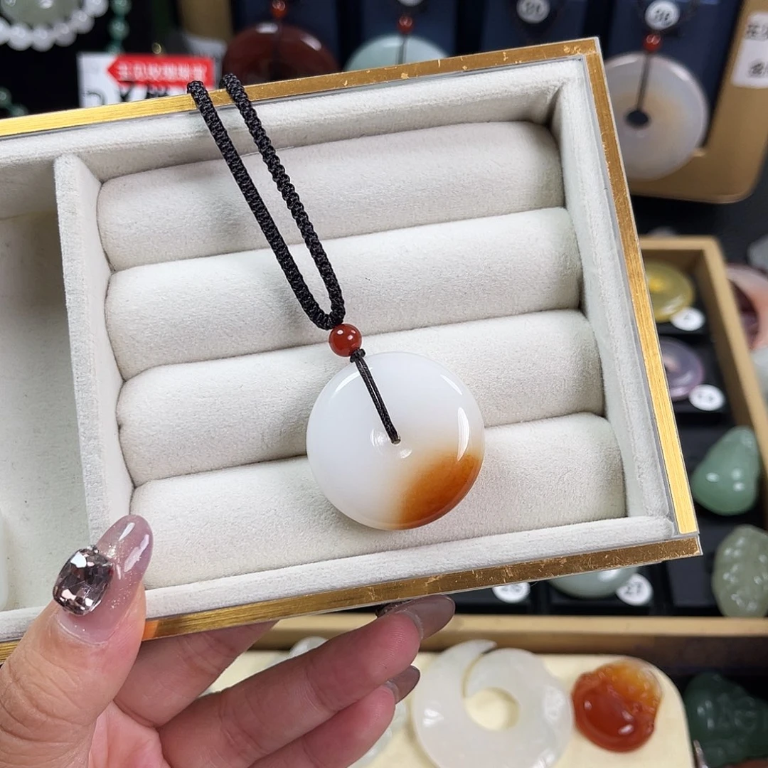 颈饰未镶嵌石英岩玉瘾*青