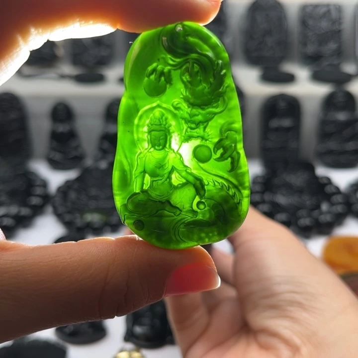 蛇纹石玉未镶嵌颈饰