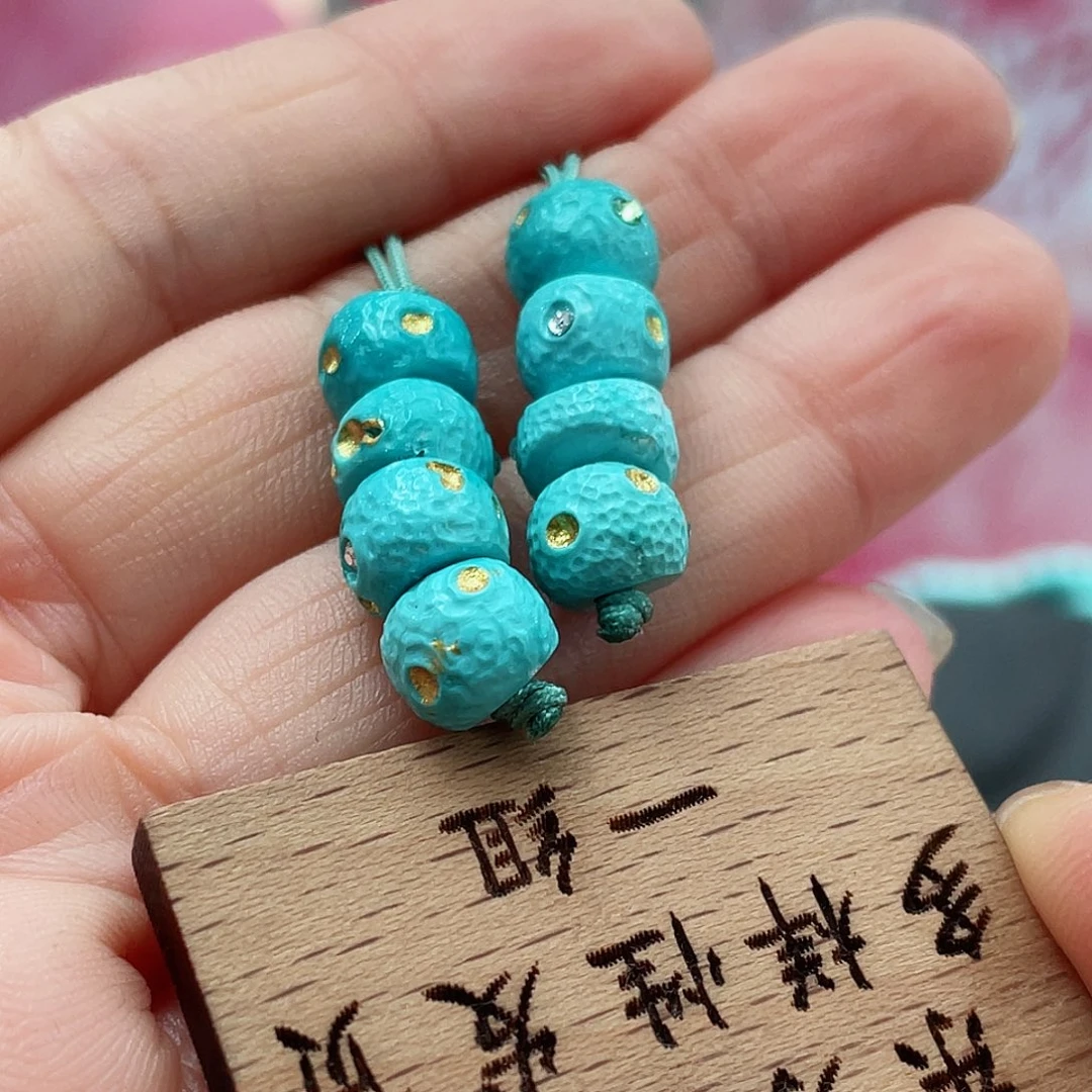 绿松石颈饰未镶嵌