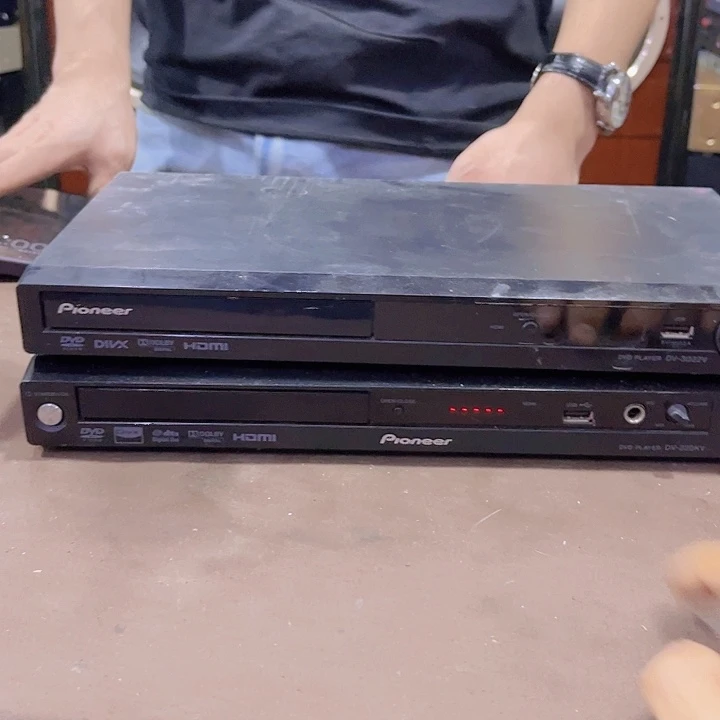 8新先锋dvd两台，一台读碟