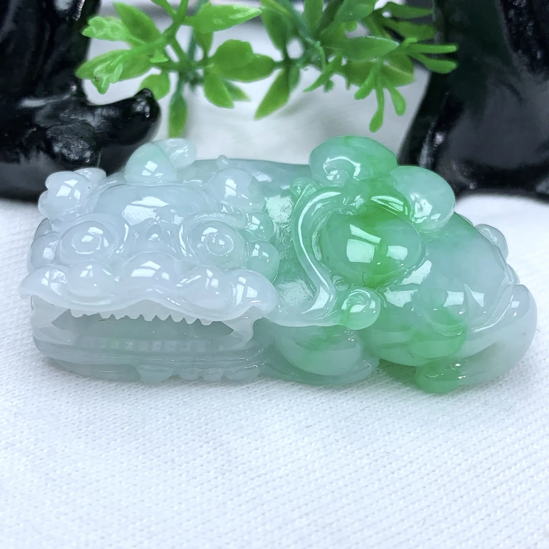 天然缅甸翡翠A货冰润飘阳绿阴阳脚霸王貔貅吊坠44.7−27.2−12mm