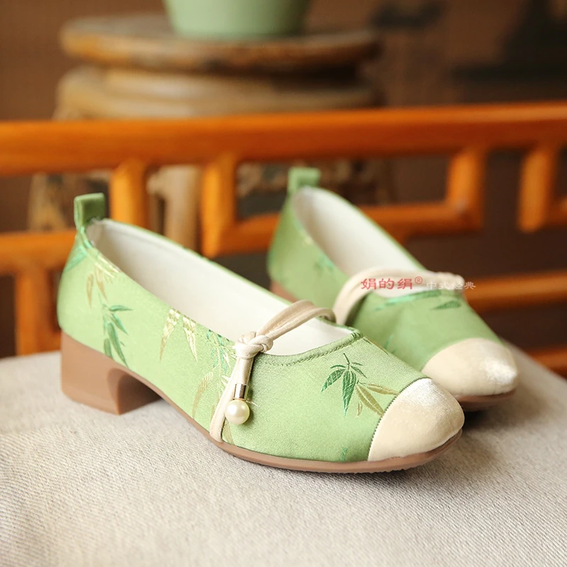 新中式国风粗跟旗袍鞋女士老北京布鞋秋季缎面软底牛筋底刺绣单鞋