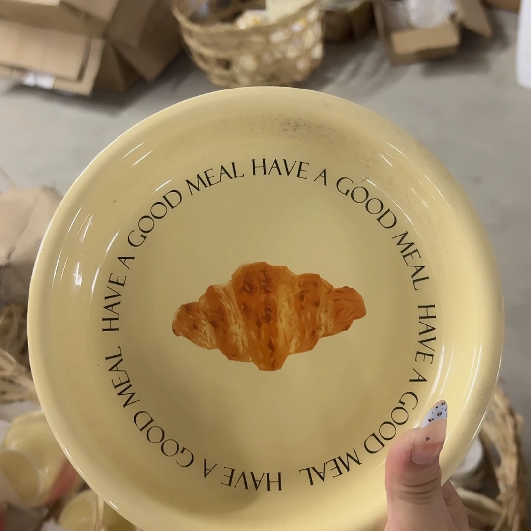 搪瓷微瑕牛角包一个